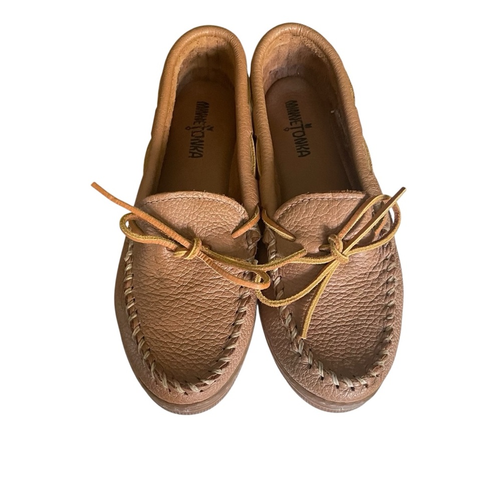 Minnetonka Tan Pebbled Leather Boat Loafer Moccasins with Tie Women's Size 9.5 - Picture 5 of 9